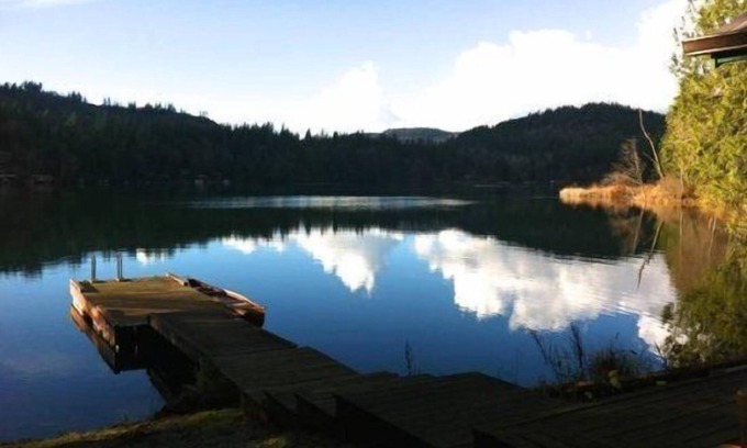 Maple Falls Cabin | 97MF - Lakeside - Dock - BBQ - Pets Ok - Sleeps 6 by RedAwning