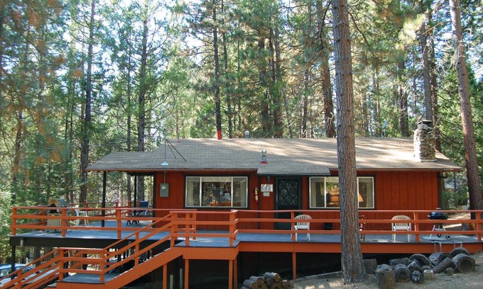 North Wawona Ski Chalet | 9B Deer Hollow
