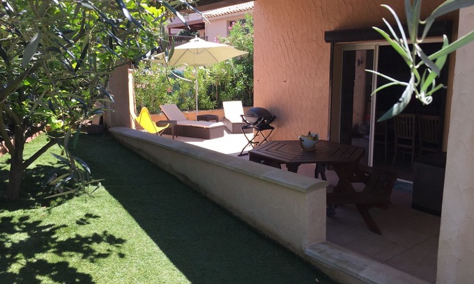 Corse-du-Sud Apartment | A 15 km D'ajaccio Rez de Jardin . Parking et Piscine Privés