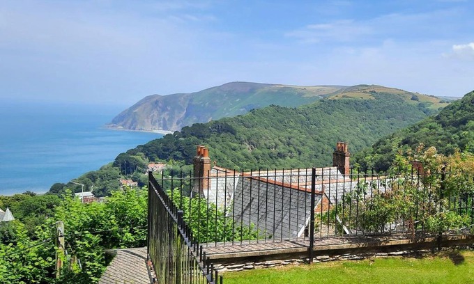 Lynton House | A 3 bed cottage in Exmoor with fantastic sea views