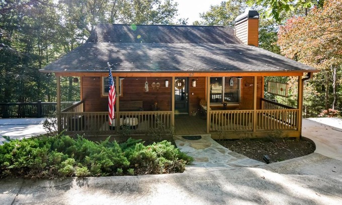 Ellijay House | A Beary Deer Place