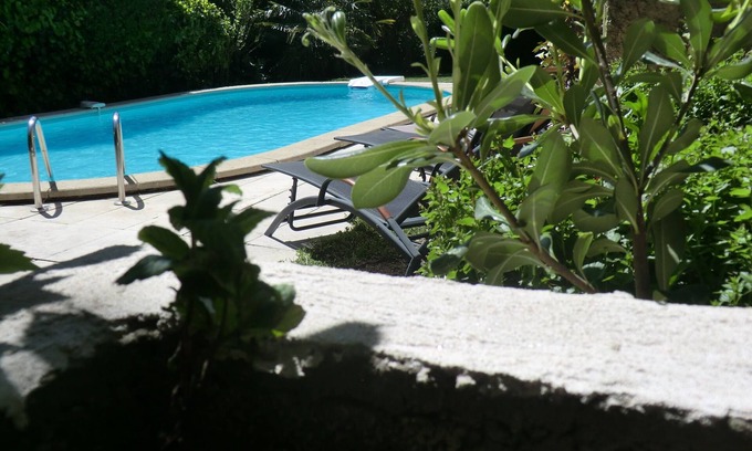 Vedene Villa | A beautiful, large bastide for your vacations: Lou Brès en Provence in Avignon.