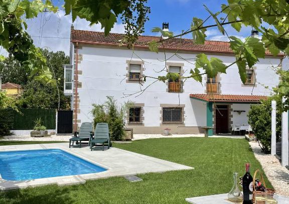 Sober House | A Casa de Pia