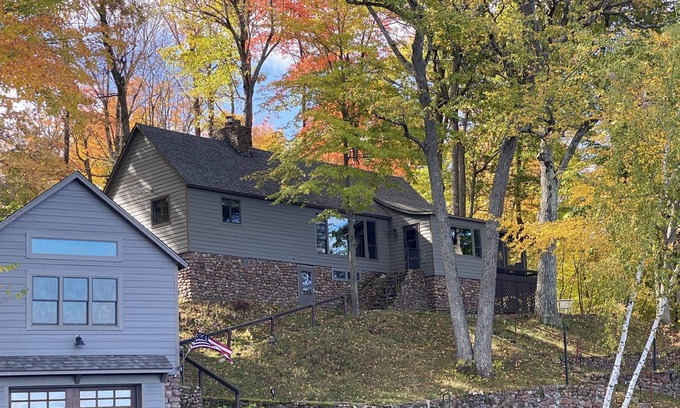 New Auburn House | A classic cabin on Lower Long Lake