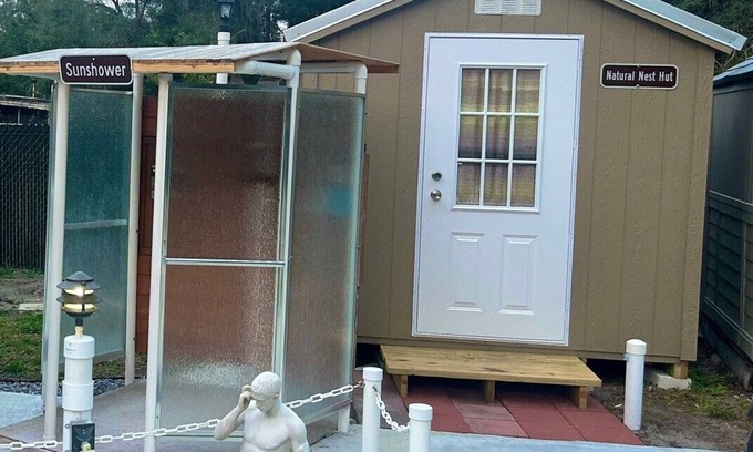 Fellowship Cabin | A Clothing Optional Natural Nest Hut WEC 5 miles away H