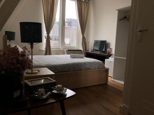 Burgwallen Nieuwe Zijde Bed & Breakfast | A'DAM ROOFTOP LUX