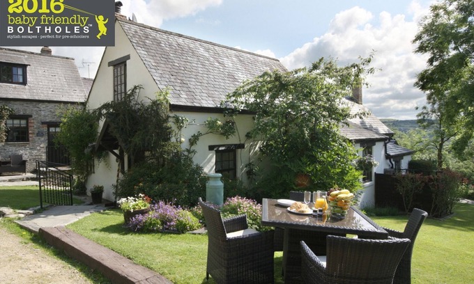 Boncath Cottage | A delightful two bedroom cottage with exceptional indoor leisure facilities