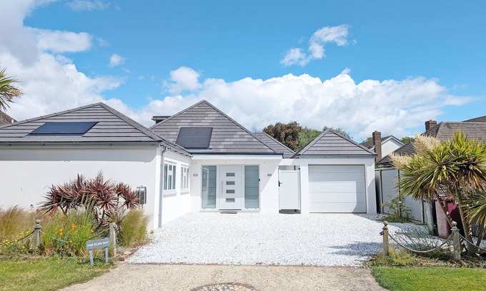 West Wittering House | A family house that sleeps 8 guests in 4 bedrooms