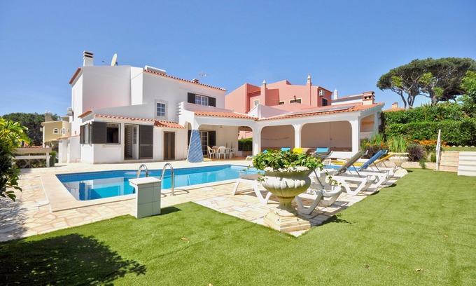 Quarteira Villa | A Fantastic Place for Families, Hilton Hotel are and close to amenities