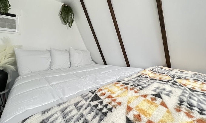 Loughman Cabin | A Frame Cabin close to George & Desert Aire