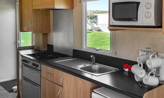 Louth Cottage | A great fisherman’s retreat, with two well-stocked lakes, in a quiet location.