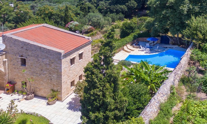 Atsipópoulon Villa | A Historical Monument set in a Traditional Village Next to the Beach & the City!