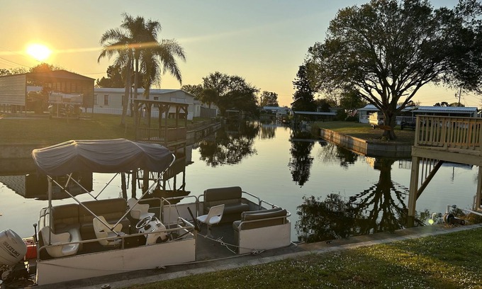 Buckhead Ridge House | A luxurious get away on the canal of Lake Okeechobee.