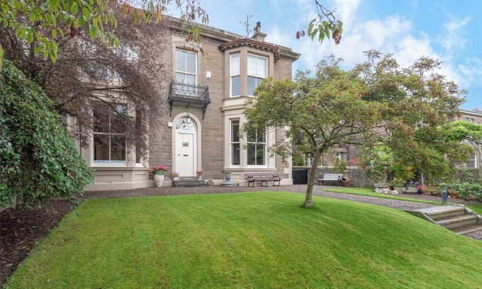 Broughty Ferry Apartment | A luxurious Victorian mansion garden apartment