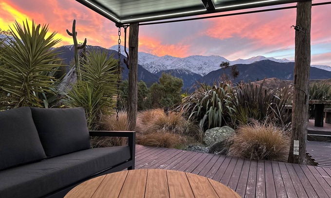 Hapuku House | A Magical place to relax and unwind. Nature on your back door step on 5 acres.