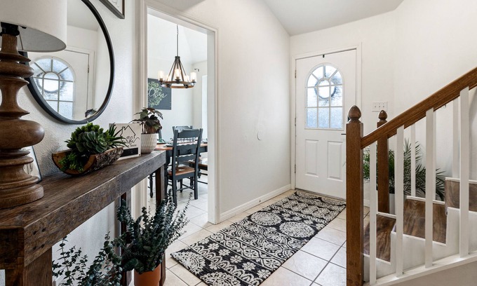 Lorena House | A modern country retreat 18 minutes from The Silos.