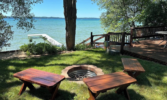 Alden Cottage | A New listing 2024! Blue Dream Cottage on Torch Lake
