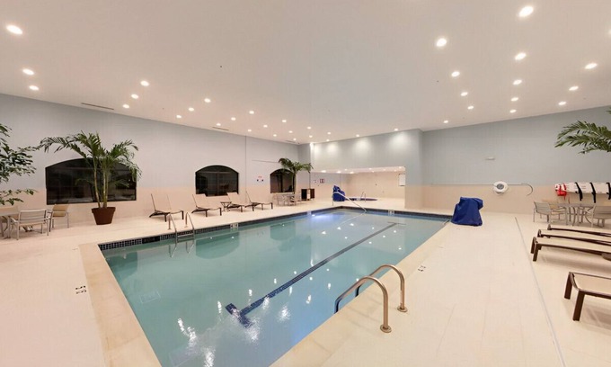 Bryant Pattengill East House | A Relaxing Retreat Experience! W/ BBQ Grills