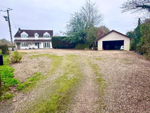 Llanvair Kilgeddin House | A rural 4 bed detached home