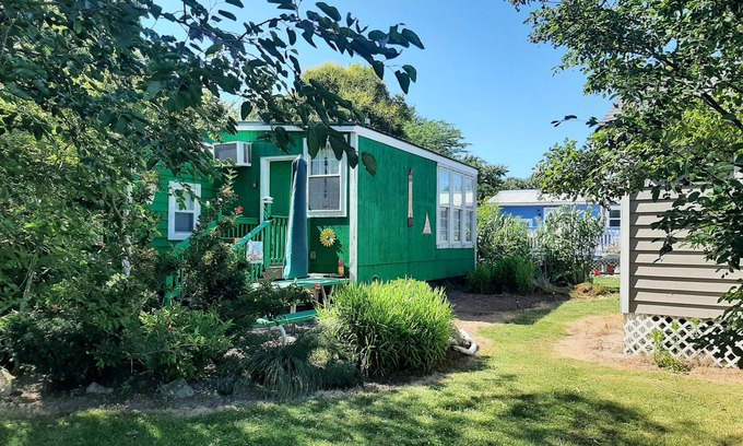 Put-in-Bay Villa | A small but roomy villa on Middle Bass Island, a short ferry ride away to PIB!