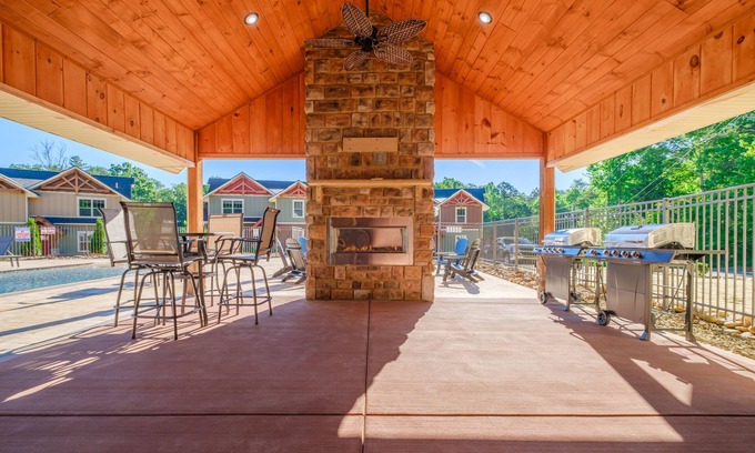 Gatlinburg Ski Chalet | A Splash Of Blue