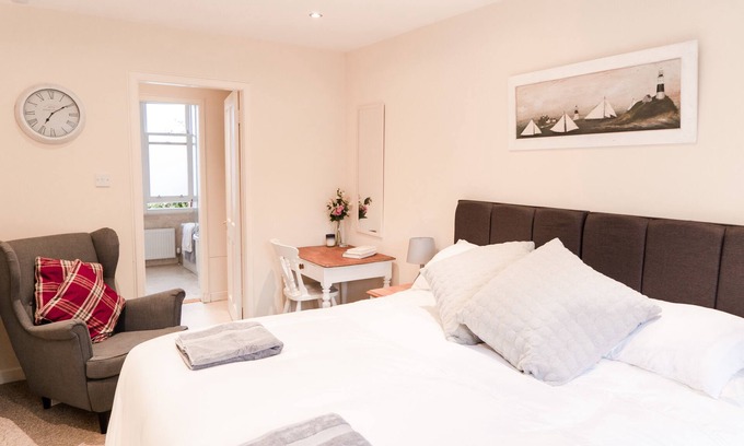 Liberton Apartment | A Stay on the Brae Apartment