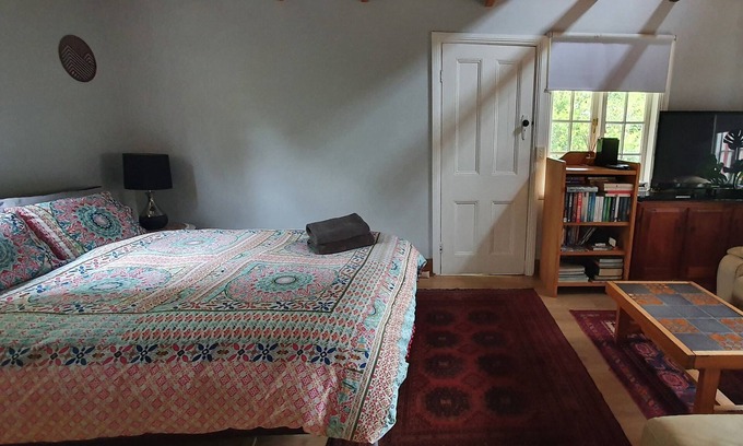 Wandiligong Apartment | A studio/guests house 5 minutes from Bright.