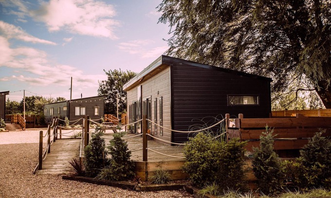 Barmston Cottage | A superior lodge 3 that sleeps 8 guests in 3 bedrooms
