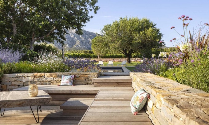 Puyloubier House | A villa in a vineyard estate. With a swimming pool, jacuzzi and sauna – Sleeps 6