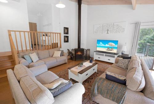 Metung House | A Wood Haven
