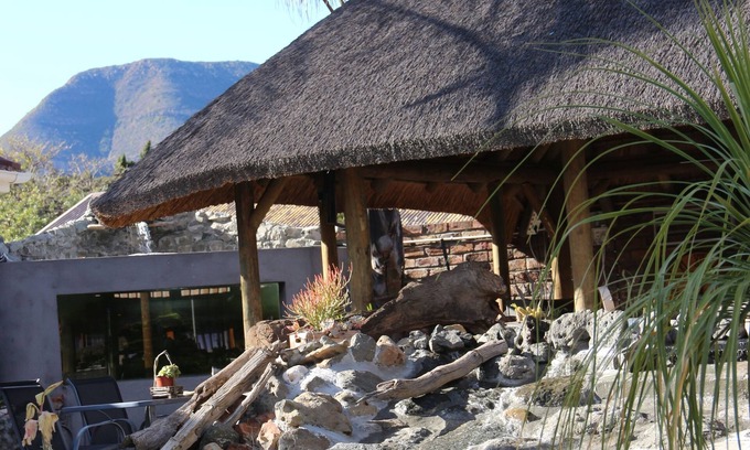 Graaff-Reinet Bed & Breakfast | Aan Die Oewer Guest House