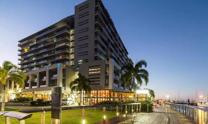 Cairns Central Business District Apartment | Absolute Waterfront Apartment
