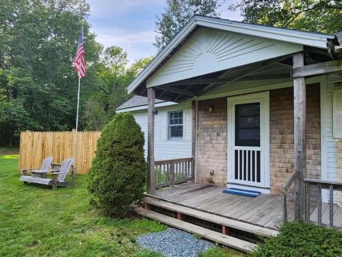 Lamoine Beach House | Acadia Lobsterman's Coastal Bungalow