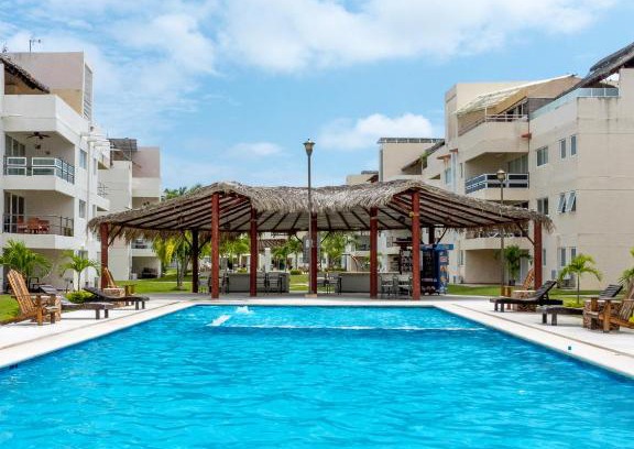 Playa Diamante Apartment | Acapulco Great location Pool Gym and Smart TV