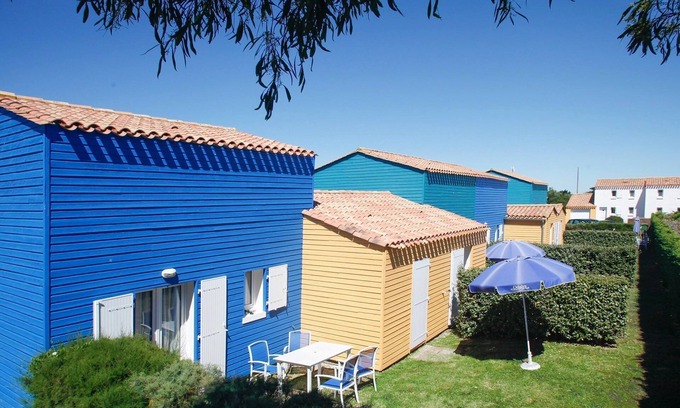 Le Chateau-d'Oleron Condo | Accès Piscine ! Appart cosy et sympa