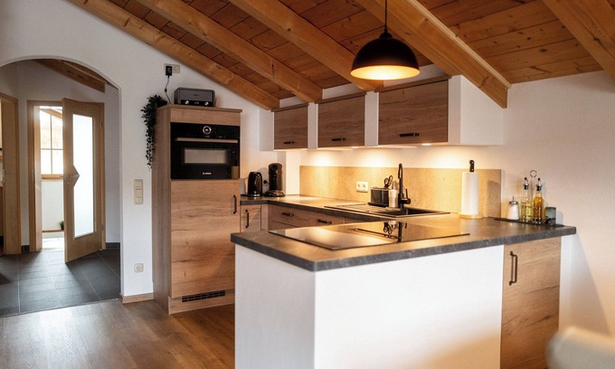 Marquartstein Apartment | Achentaler Alpentor 54 m² for 2-4 persons, eat-in kitchen, bedroom, shower/WC, balcony, WLAN