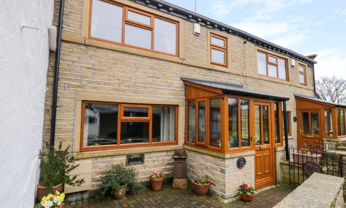 Ogden House | Acorn Cottage
