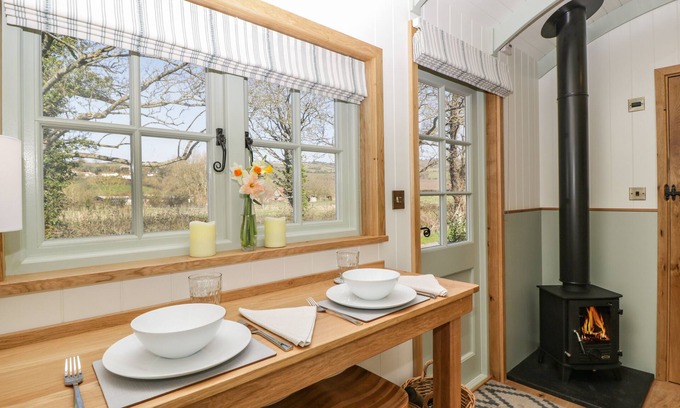 Weston-super-Mare Cottage | Acorn
