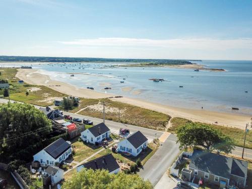 Wellfleet House | Across from Mayo Beach walk to downtown