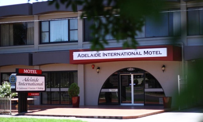 Glenelg North Hotel | Adelaide International Motel