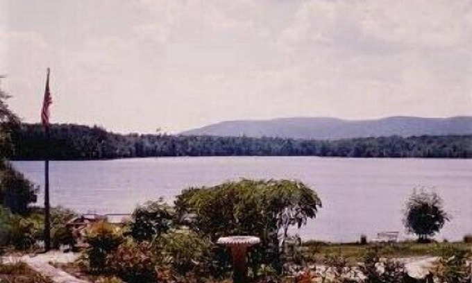 Queensbury Cottage | Adirondack Lake Front Cottage