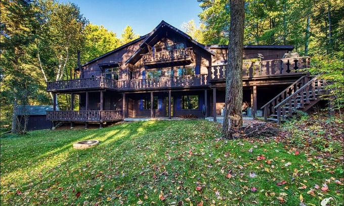 North Pole Ski Chalet | Adirondack Me! Chalet~Sauna, Photo Wall, Fire Pit