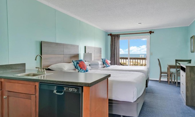 Kure Beach Hotel | Admiral's Quarters