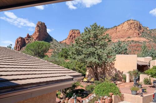 Oak Creek Hotel | Adobe Village Studio Suite- Country condo