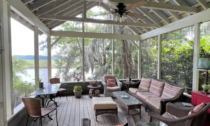 Charleston County Cottage | Adorable Cottage overlooking the Toogoodoo River