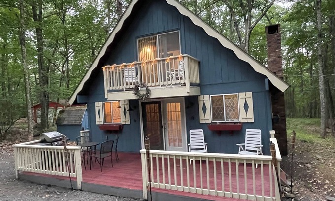 Hawley Cabin | Adorable Gingerbread Style cabin in gorgeous amenity filled lake/pool community