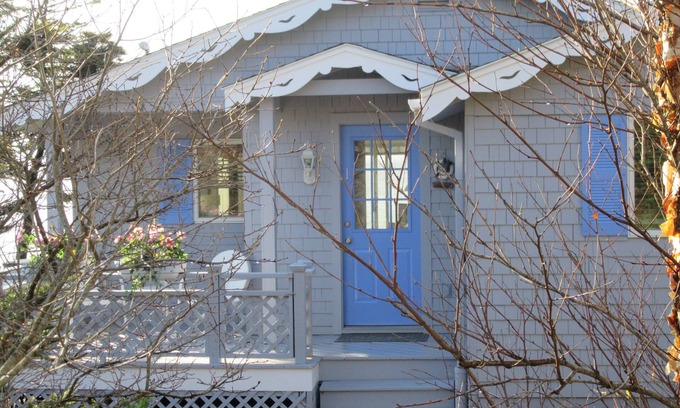 Pemaquid Point Cottage | Adorable Oceanfront Cottage On Pemaquid Point