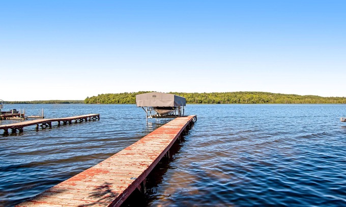 Phelps Cabin | Adorable waterfront cabin with free WiFi, furnished porch, two kayaks & dock