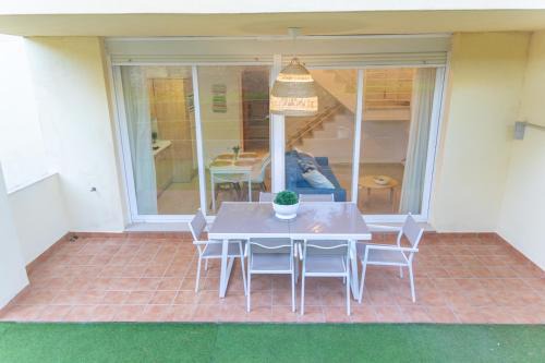 Los Canos de Meca Apartment | Adosado con Piscina, Garaje, Jardín y Playa
