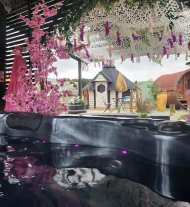 Moneymore Apartment | ADULT ONLY relax escape apartment hottub